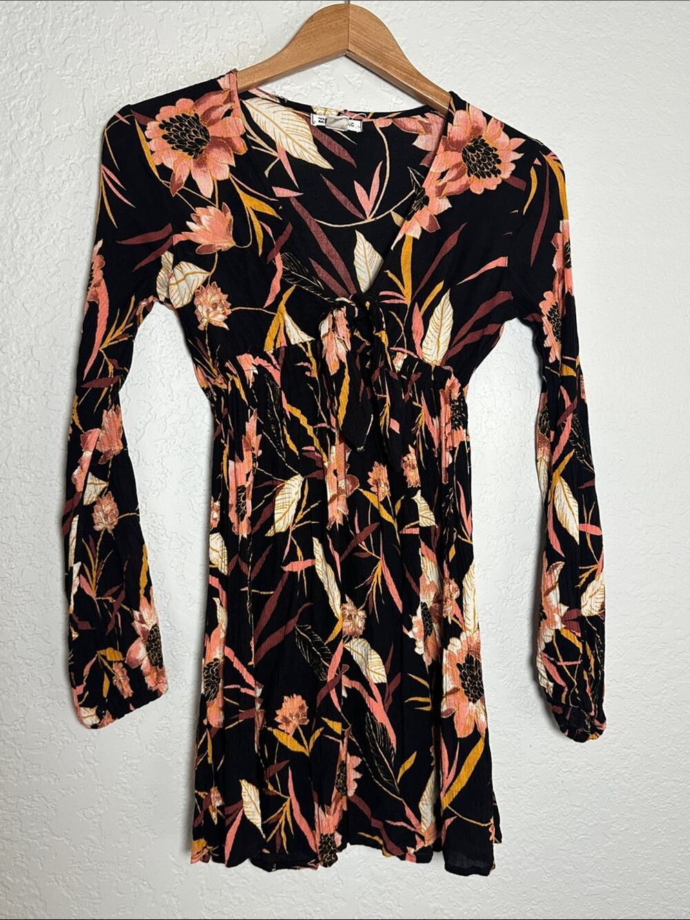Billabong Black Floral Long Sleeve Mini Dress Beachy Sexy Gauzy Viscose Tropical